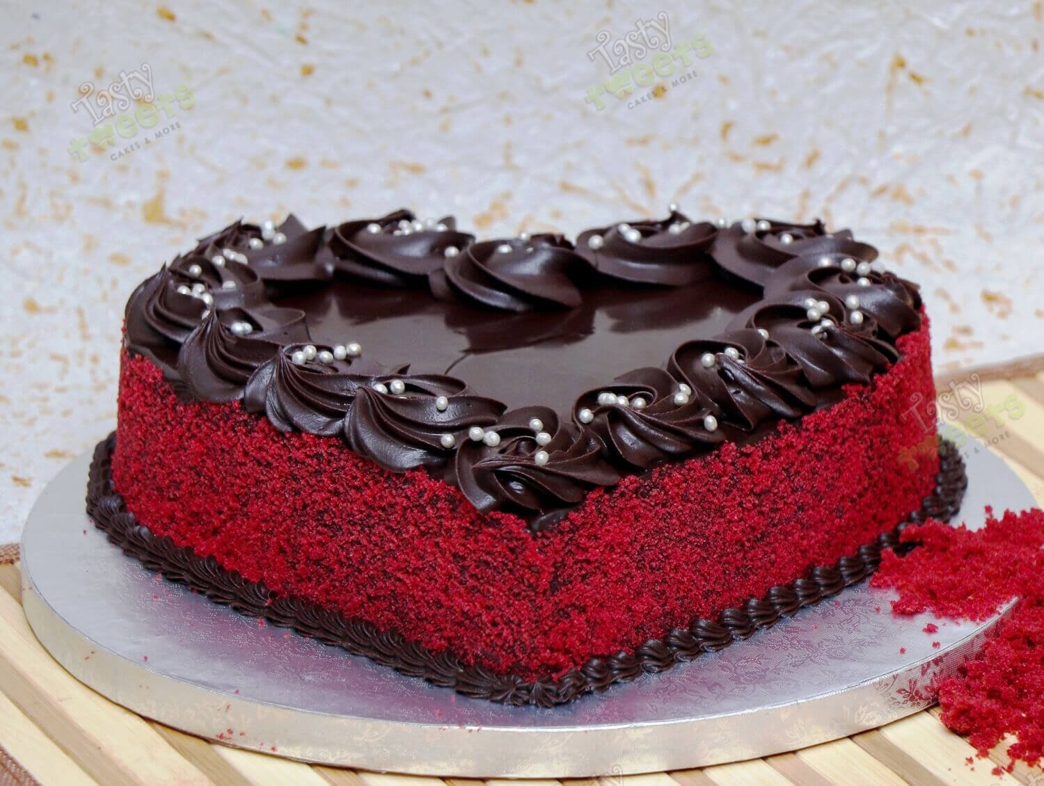 EGGLESS Truffle Velvet Magic Cake 1 EGGLESS Truffle Velvet Magic Cake